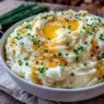 creamy cheesy garlic mashed potatoes - featured image