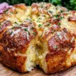 garlic parmesan pull-apart bread - featured image