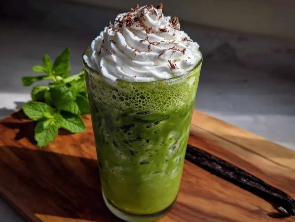 mint matcha latte - featured image