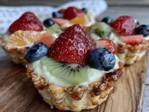 mini fruit tart cups - featured image