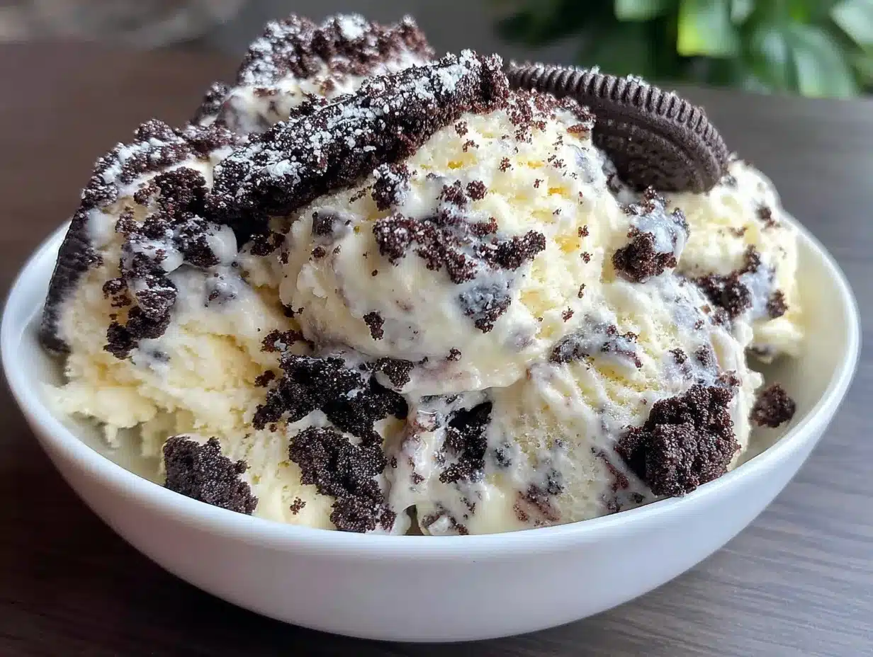 no-churn cookies and cream ice cream preparation steps